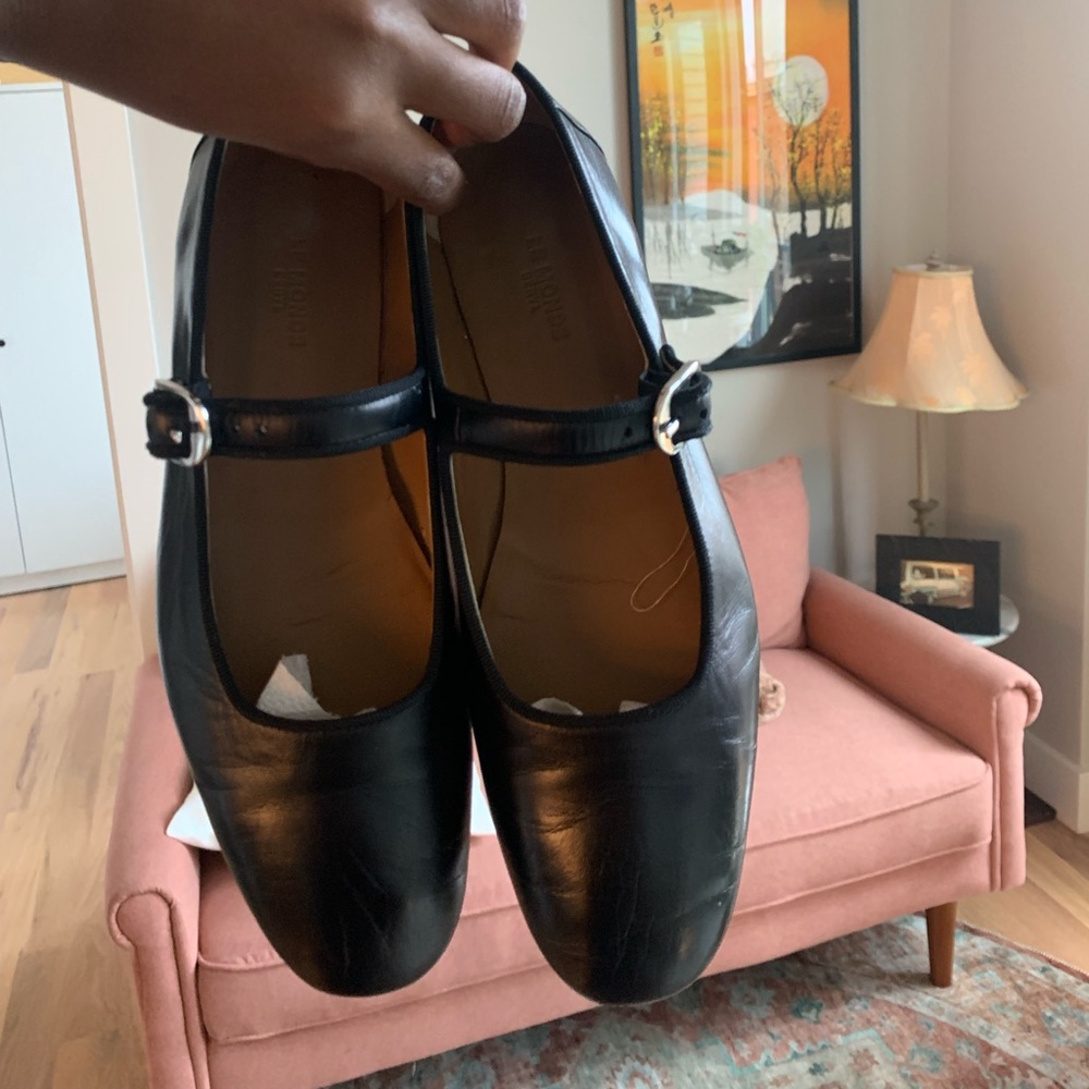 LE MONDE BERYL MARY JANE FLATS in black.
